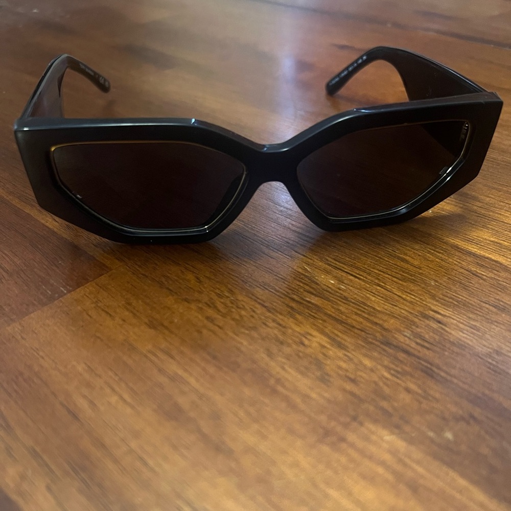 Tory Burch Black Sunglasses